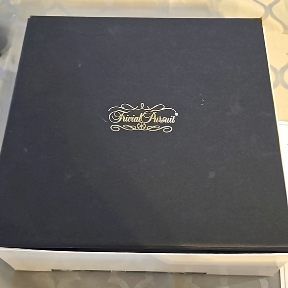 VINTAGE Trivial Pursuit The 1980's Trivia Master Board Game - Picture 4 of 6